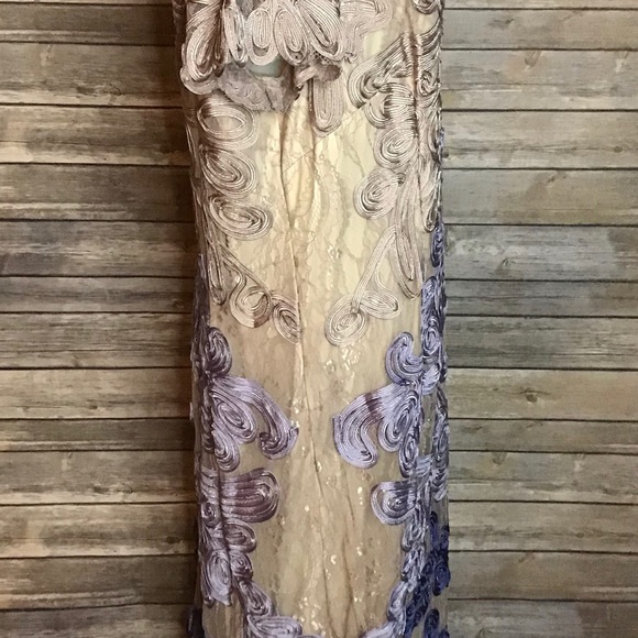 💛HP💛 Absolutely stunning Dress, so much detail! Worn 1 time - Picture 4 of 6